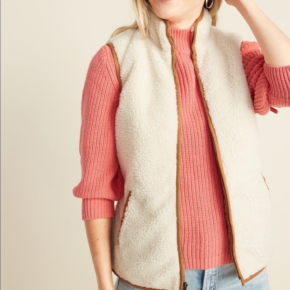 NWT Old Navy Sherpa Vest Medium